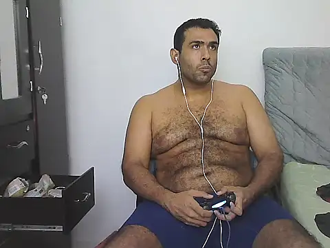 AlphaLatinoBear's Live XXX Chat