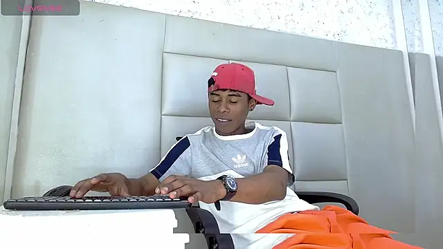 TonnyMarck's Live XXX Chat