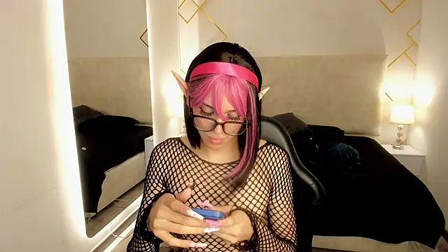 Nioki_ élő XXX-chatje