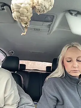 XXX chat uživo modela MerlinDave