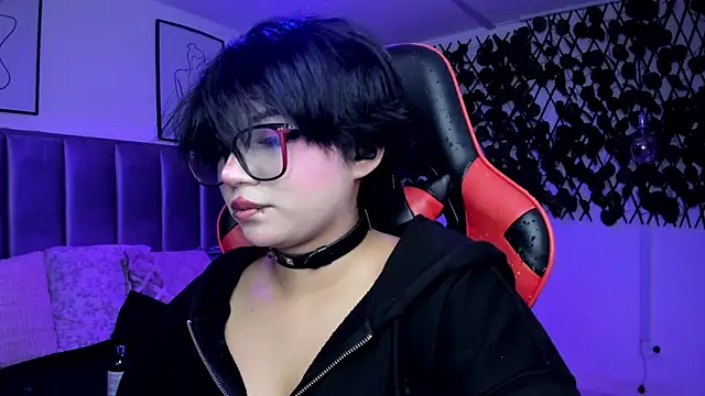 Czat XXX na żywo – Kitty_Gang