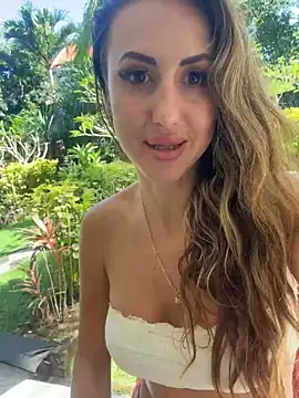 Chat XXX en directo de Bella-Grace