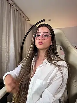 Chat +18 de Stormiie777 ao vivo