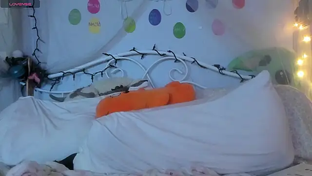 bunnyislewd Adlı Modelin Canlı XXX Sohbeti