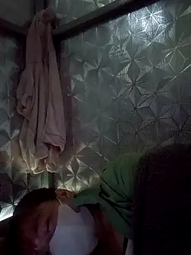 Chat +18 de nat-tri ao vivo