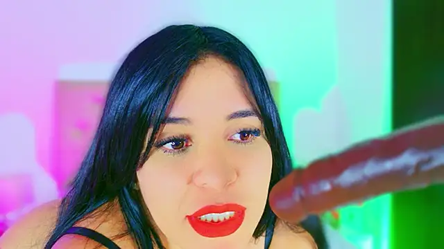 Chat +18 de CharlootteEvans ao vivo