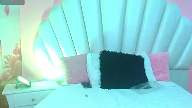 Chat +18 de Daniiela_Ember ao vivo