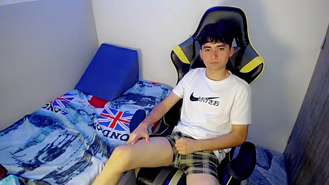 Luigii_ Live XXX-Chat