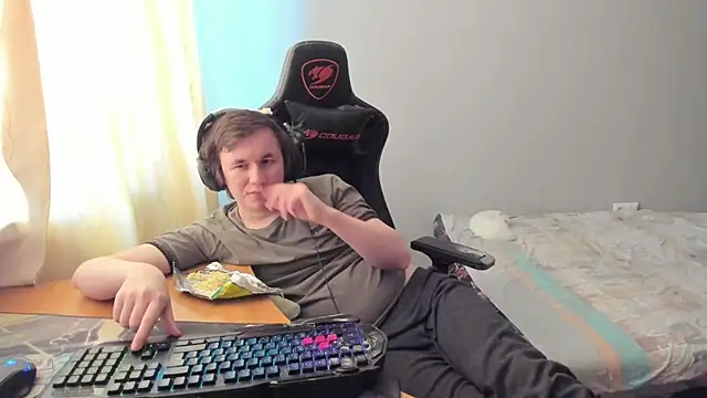 iliaskrisloveのライブXXXチャット