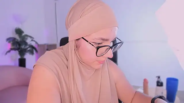 Ayha_khalaf Adlı Modelin Canlı XXX Sohbeti