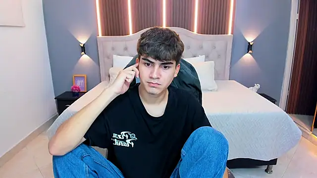 Tommy18__ Live XXX-Chat