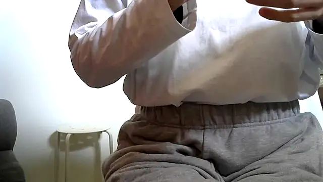 leopiii-iiJP Chat XXX live