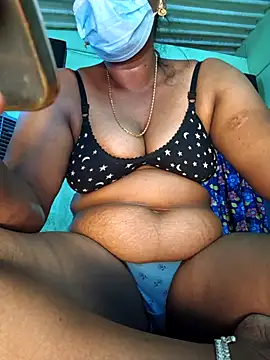 Tamilselviroja- Chat XXX in diretta