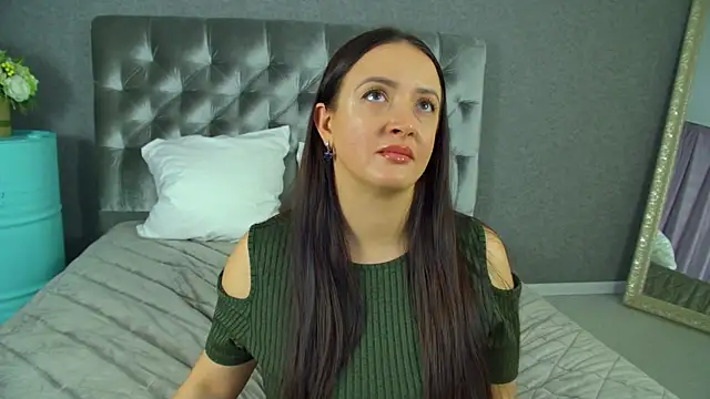 ElinaBellucci's Live XXX Chat