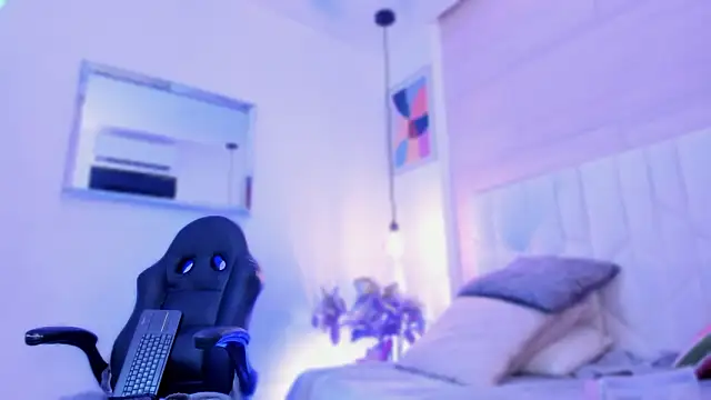 io_chie_'s Live XXX Chat