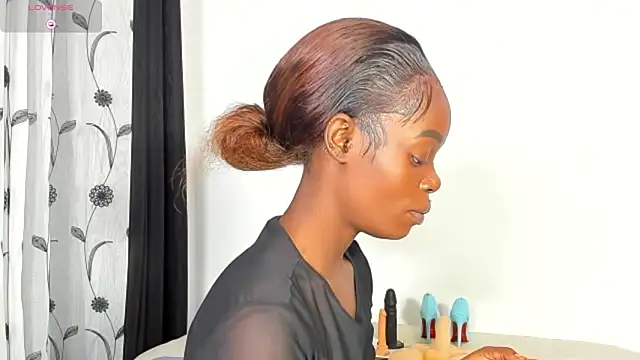 แชท XXX สดของ CREAMY_BUBBLEGUM