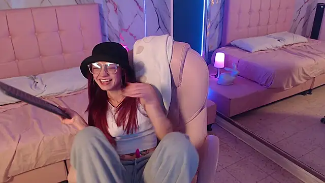 Red_kytty6 Adlı Modelin Canlı XXX Sohbeti