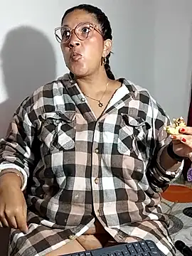 Chat +18 de Ivy_horse_ ao vivo