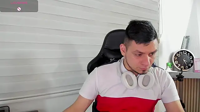 Rick_Adams Adlı Modelin Canlı XXX Sohbeti