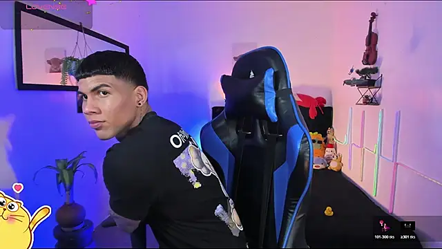 Damian_latinxxx: διαδικτυακό σόου στην κάμερα