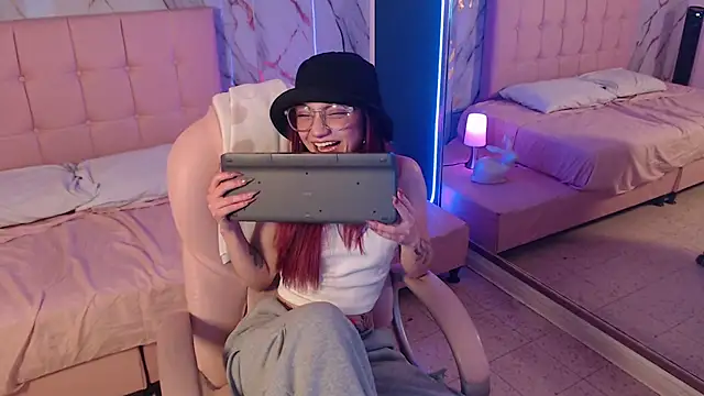 Red_kytty6 Adlı Modelin Canlı XXX Sohbeti