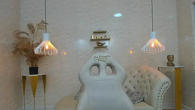 Lunaa_Abril 即時 XXX 聊天