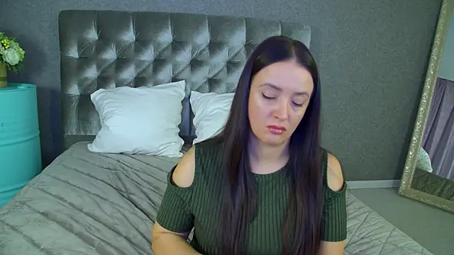 ElinaBellucci Adlı Modelin Canlı XXX Sohbeti