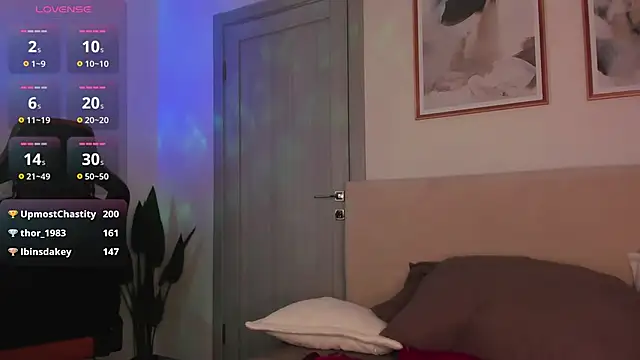 rina_kitten élő XXX-chatje