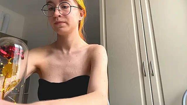 EmilyHein élő XXX-chatje