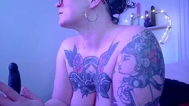 Chat XXX en directo de quinnmariexo