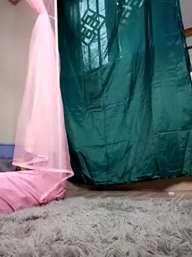 EmmaMiaa: онлайн-секс-чат