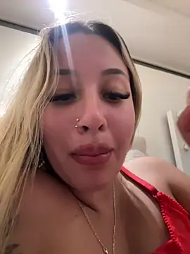 Mialunaxx's Live XXX Chat