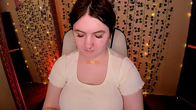 lovelyy_julia's Live XXX Chat