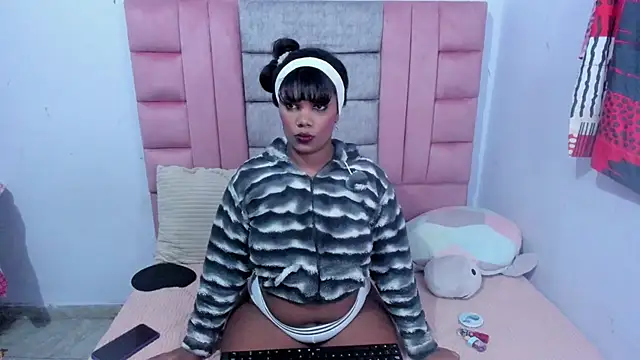 AdaraWilson Chat XXX live