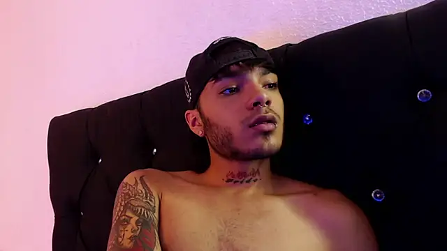 Chat +18 de kingdani_hot ao vivo