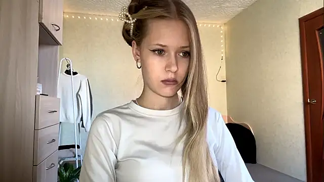 ZaidaSchwarten's Live XXX Chat