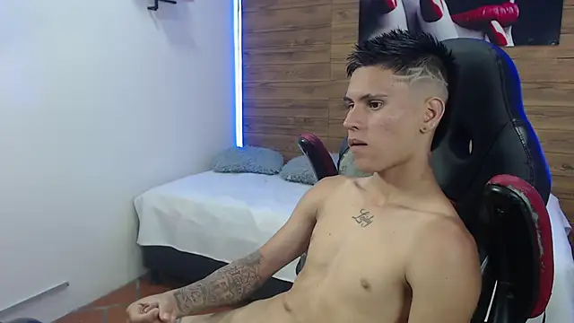Chat +18 de paullcb ao vivo