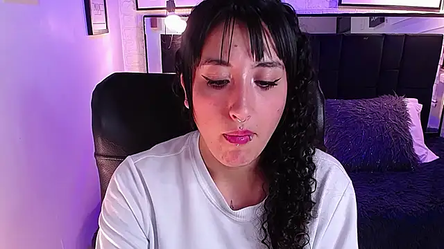 ladyraing's Live XXX Chat