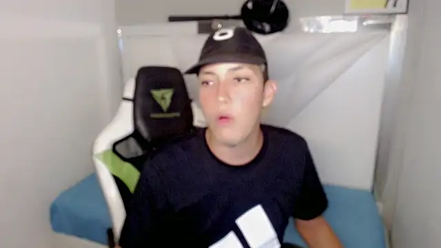 Street_poemm_ – webcam-show