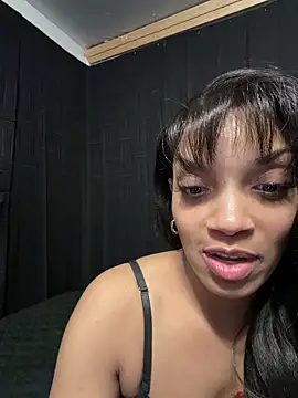 RakiyahcharmsのライブXXXチャット