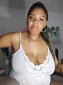 collegechica: онлайн-секс-чат