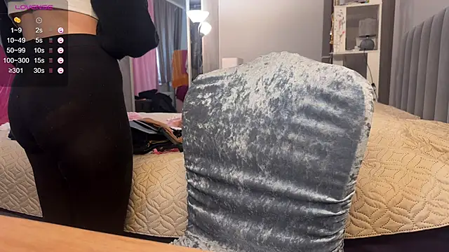 emily_is_here_'s Live XXX Chat