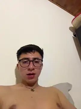 Czat XXX na żywo – CamiRojas_boy