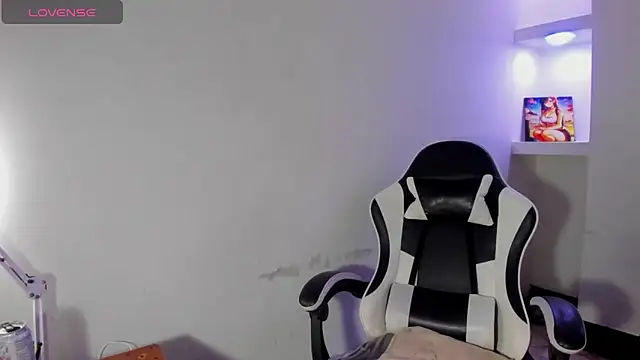 honeyluxe_ live XXX chat