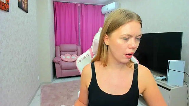 Онлайн чат XXX Strawberrye