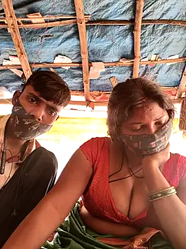 Indiandesicouple155 Show Webcam