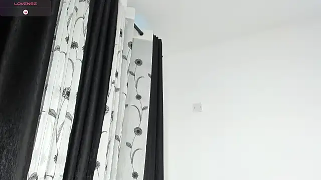 CREAMY_BUBBLEGUM's Live XXX Chat