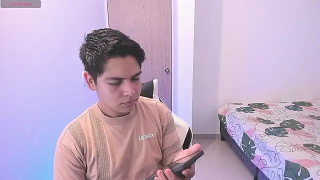 Chat +18 de Asta_YunoXXX ao vivo