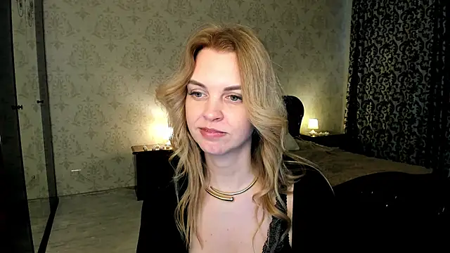 LunaFlinn 现场XXX聊天