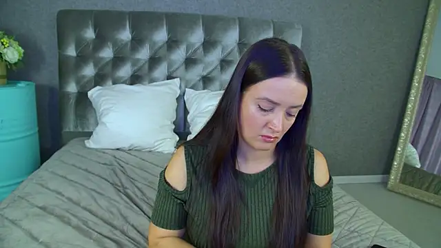 แชท XXX สดของ ElinaBellucci